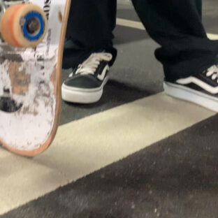 「親子で楽しむおしゃれ靴！子供向けトレンドスニーカー特集」